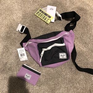 NWT hershel Fanny with card holder